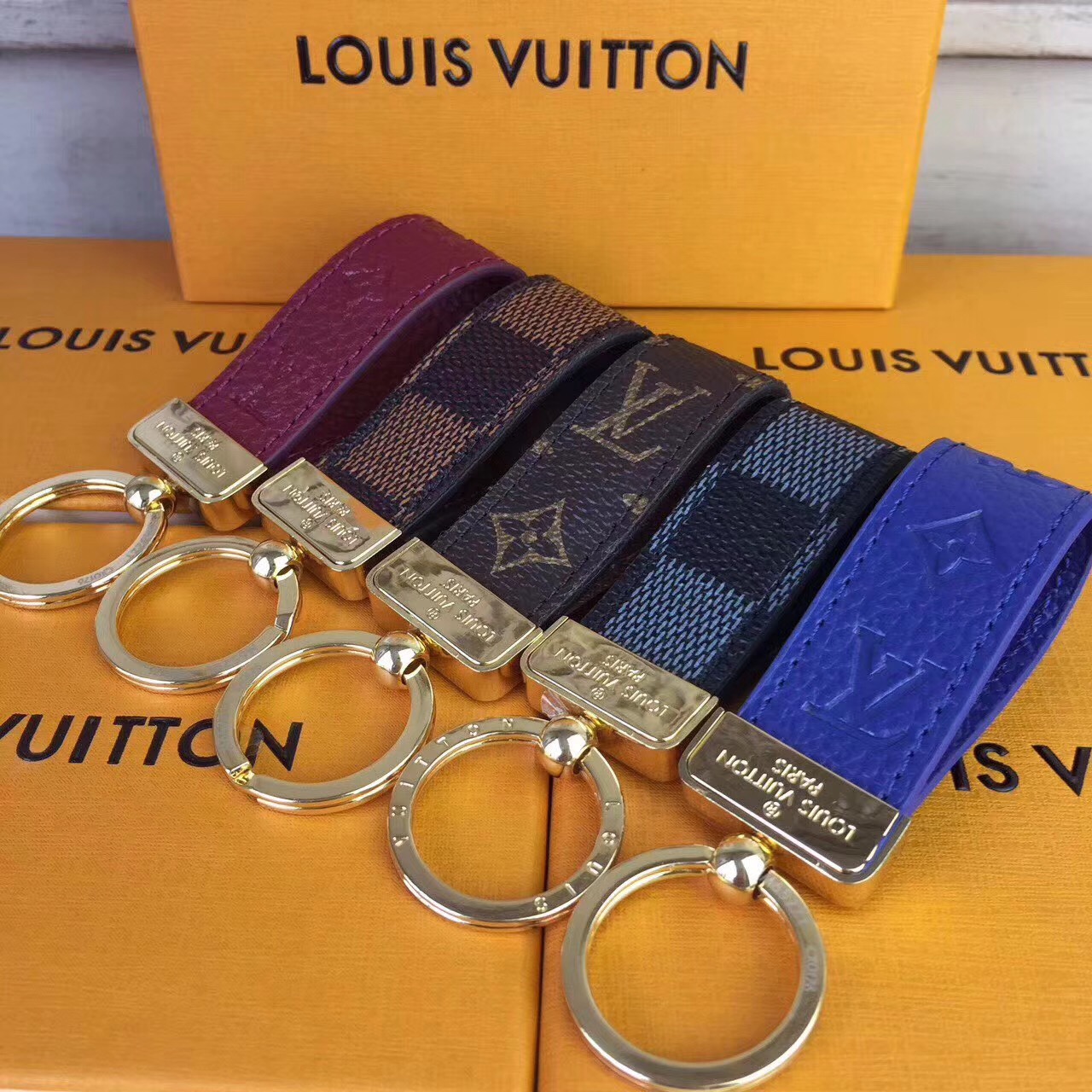 Shop Louis Vuitton Unisex Street Style Chain Plain Logo Keychains