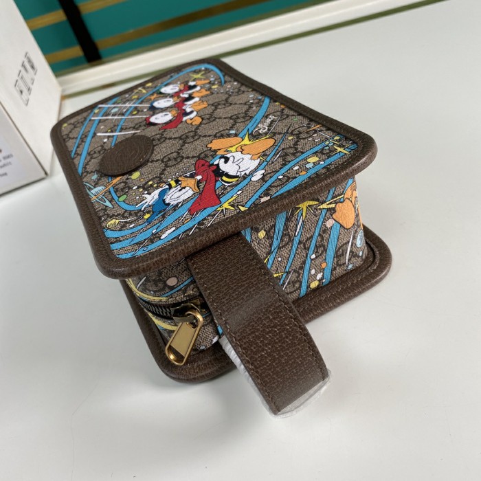 Louis Vuitton customised with Donald Duck : r/ATBGE