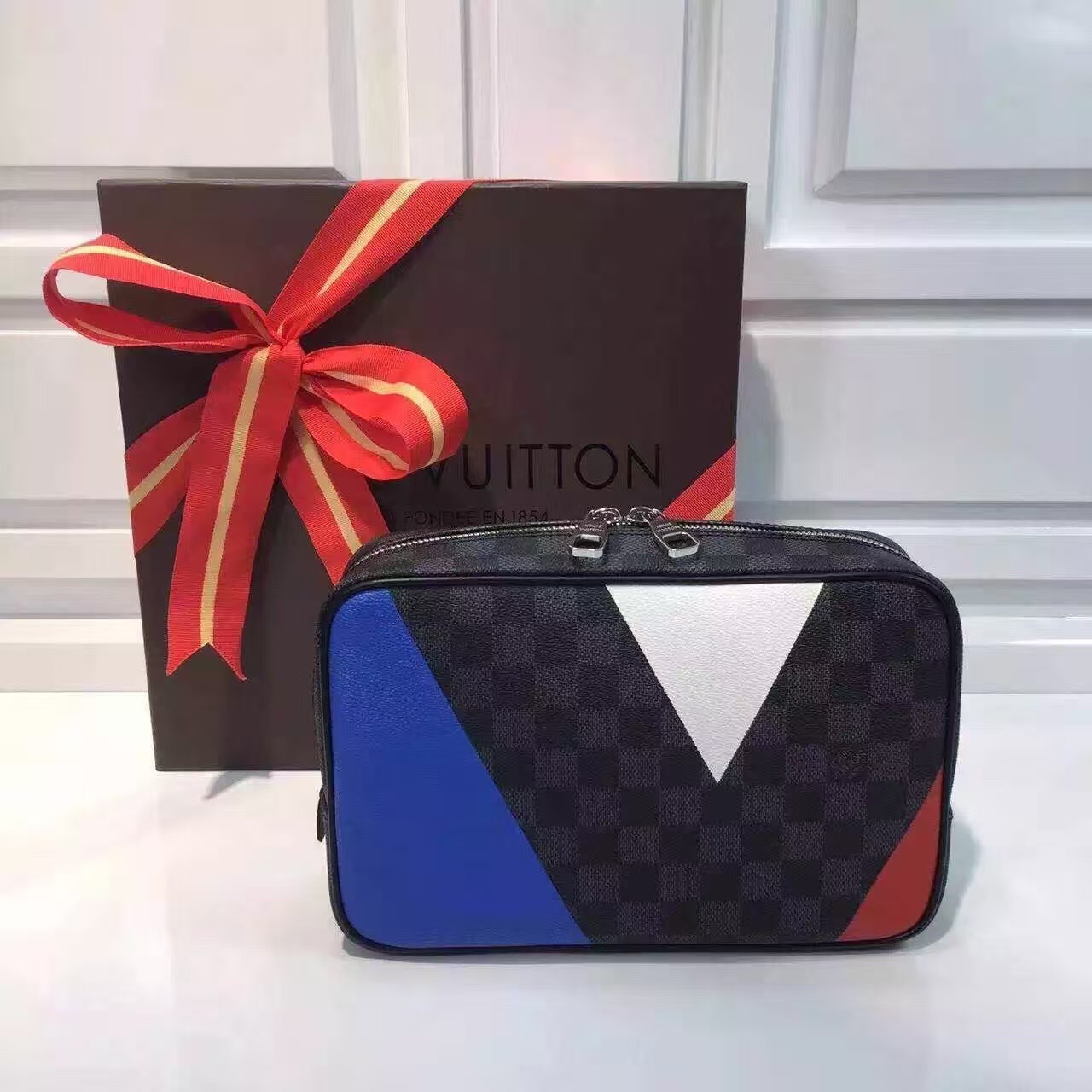 Louis Vuitton toiletries pouch regatta-N41608-LV50314