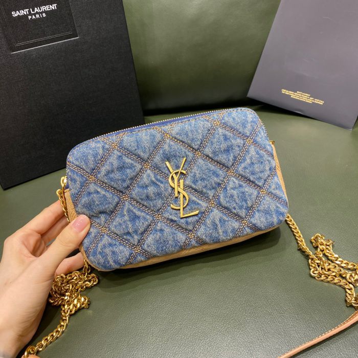 Un bolso Louis Vuitton microscópico se ha vendido por 63.750 dólares